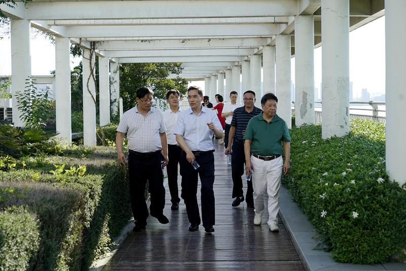 清华大学艾四林和北京大学康沛竹教授 莅临bevictor伟德体育指导(图3)