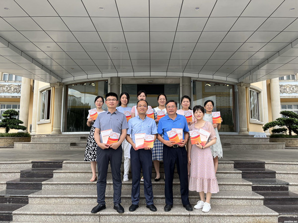 bevictor伟德体育“中国乡村振兴研究院”主编的社区治理培训教材被民政厅采纳(图1)