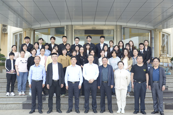 bevictor伟德体育举行思政课集体备课会(图1)