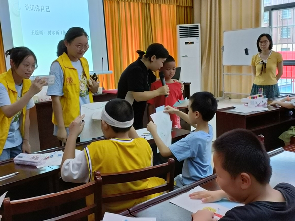 bevictor伟德体育思政课教师赴云梦指导员工开展暑期社会实践活动(图4)